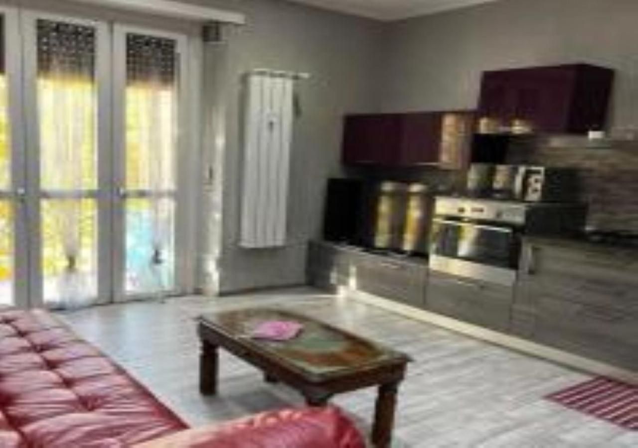 Casa Vacanza Glicine Venaria Reale Bagian luar foto