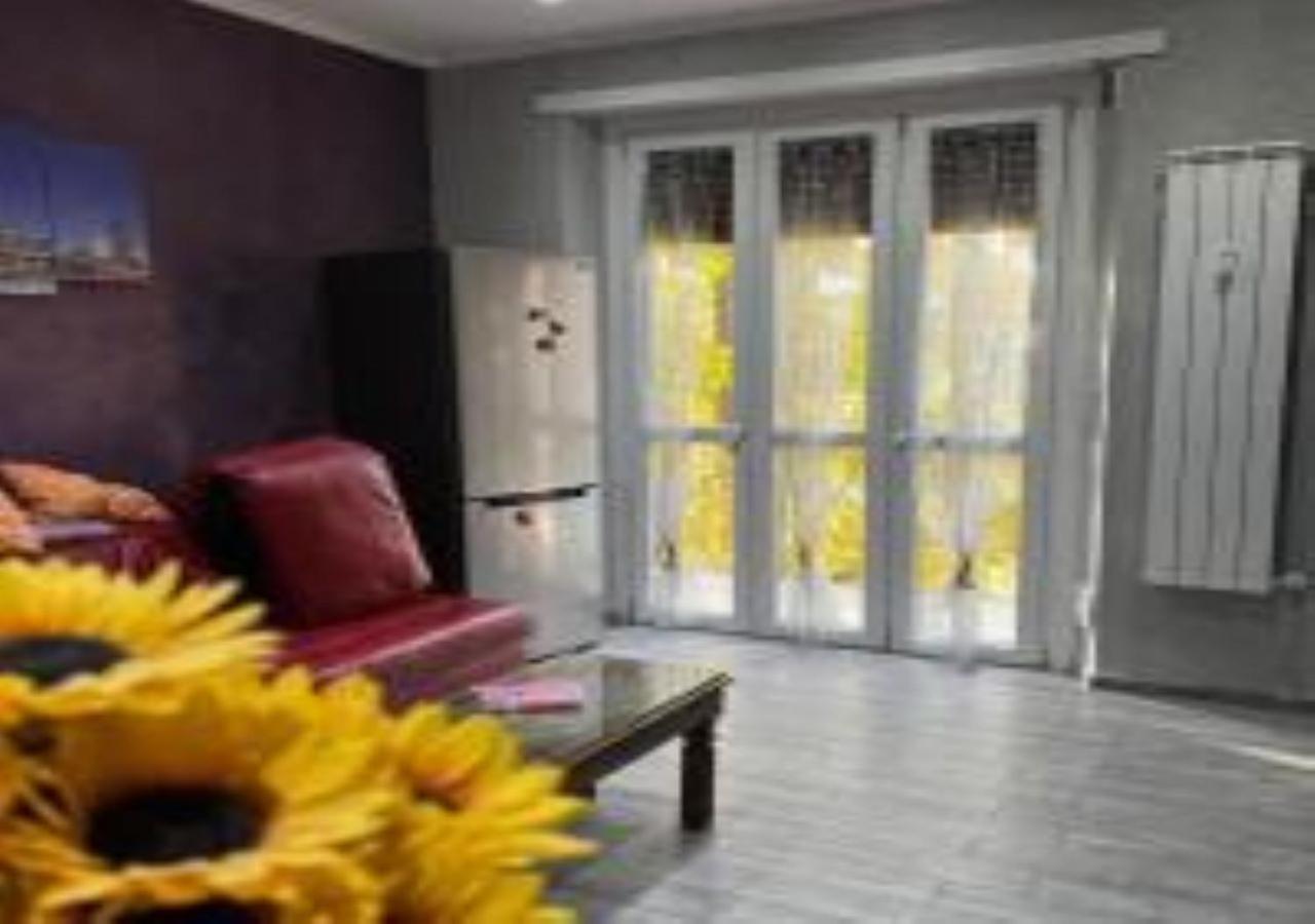 Casa Vacanza Glicine Venaria Reale Bagian luar foto
